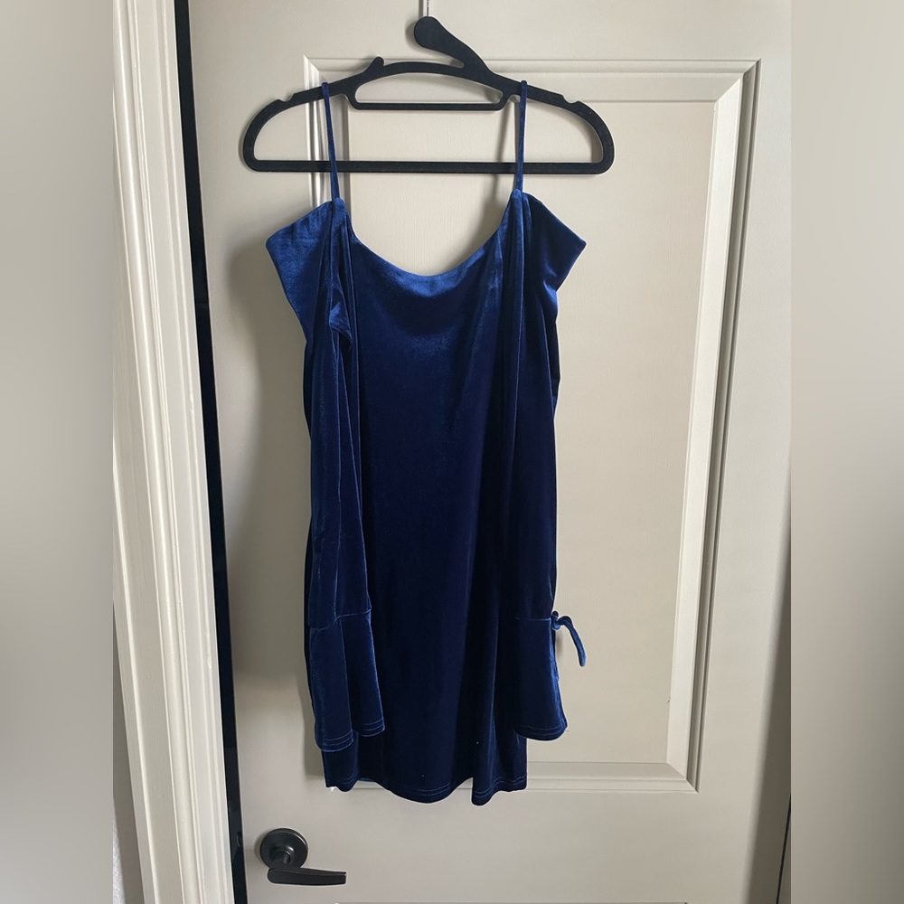 NWOT Blue velvet cocktail dress